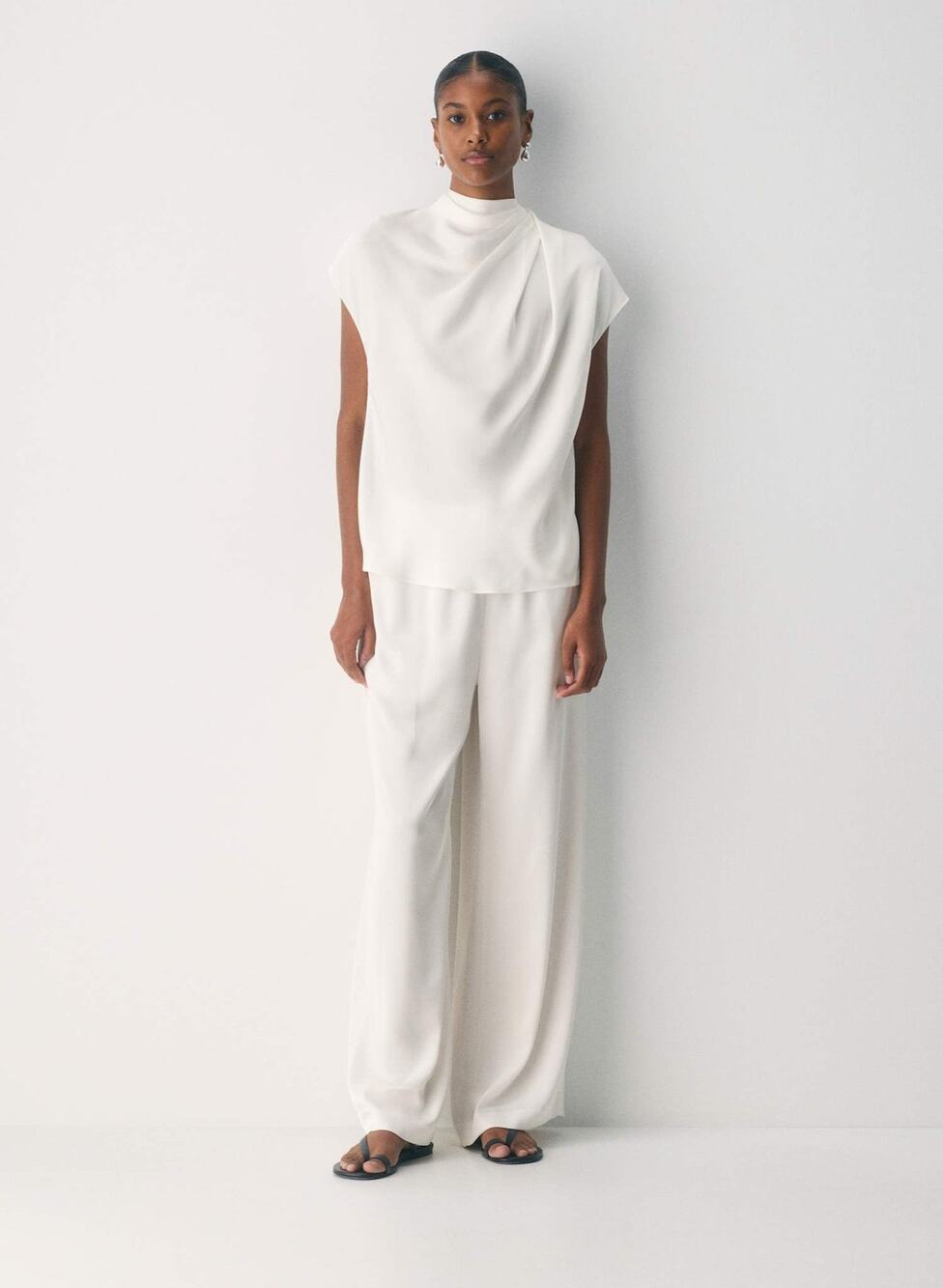 Aritzia Nominee Satin Blouse - 2xs